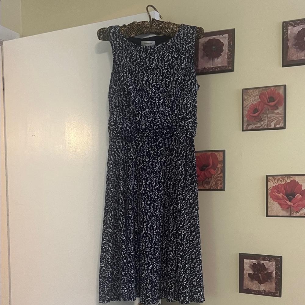Elegant Navy and White Patterned Dress